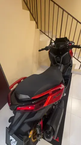 Home sweet home Xmax V3 side mirror landed#sidemirror #xmaxv3 #itsalaya #rcscorsacorta19 #jenterapejuang 