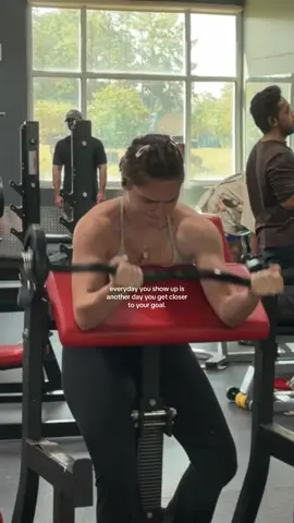 oh we are GROWINGGGGG #offseason #bodybuilding #gymgirls #Fitness #fitnessinspiration 