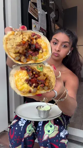 Love me a breakfast🌯  #cooking #burrito #breakfast #breakfastburrito #food #cook #fyp 