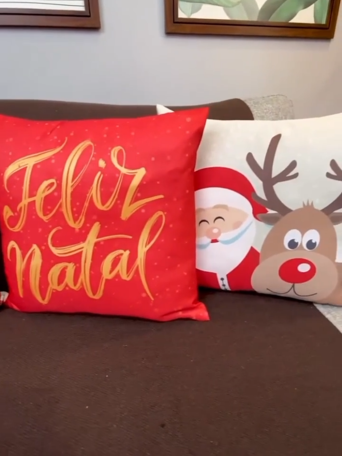 🌟 A magia do Natal também está nos cantinhos da sala… olha só como essas almofadas fazem diferença! 🎄✨ ID: AZX-TYG-CQM #casaaconchegante #christmastrees #natal2025 #shopee #foryou 
