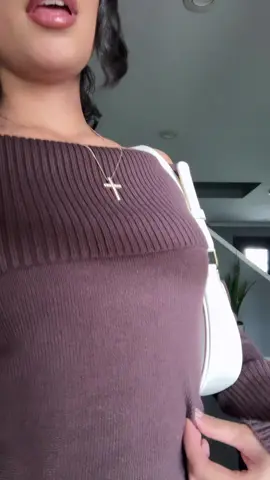 IT girl 🤎 #OOTD #inspo #fall #sweaterweather #fashion 