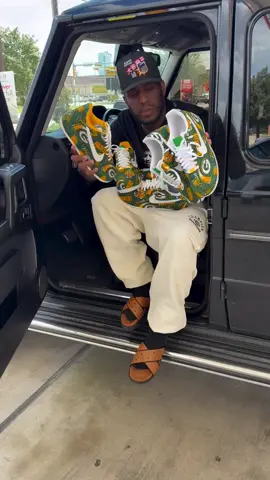 🚨 NEW CUSTOM ALERT 🚨 🏈 @packers  GREEN BAY PACKERS CUSTOM FAZZOOSSSS • This Weekend who Yall Riding Wit 🧀 🦠💣 🔥 💪🏾 #NikeMikeyCustoms NFL SEASON • WHAT TEAM NEXT ❔❔❔❔❔ ❗️☑️™️ #Nfl #sneakerhead #viral #greenbaypackers 