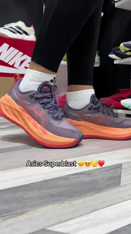 Superblast de asics 😱🤯 una locura 🤩😍#asicsrunning #runningshoes 
