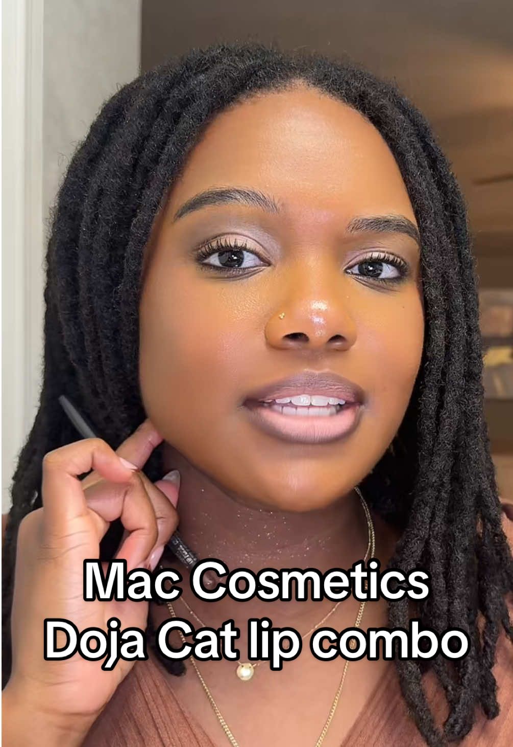 The best nude lip combo 🤩 @maccosmetics Doja Cat Lip Duo | Chestnut lip liner x Honeylove matte lipstick #maccosmetics #maclipcombo #maccosmeticsnewarrivals #nudelipcombo #lipcombo 
