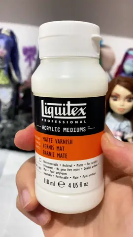 Testando verniz da Liquitex !  Part1  #monsterhighdolls #monsterhigh #dica #custom #fyp 