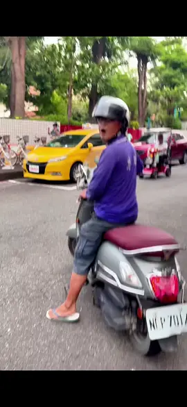 戰鬥按扭被喚醒了 手機拿起來按老半天是什麼意思😂 #fyp  #上推薦  #上熱門🔥  #意念靠杯 