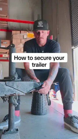 Protect your haul! Secure your trailer with a heavy-duty coupler lock kit. 🔒 Keep thieves away and your peace of mind in place #trailer #trailerlock #secure #lock 