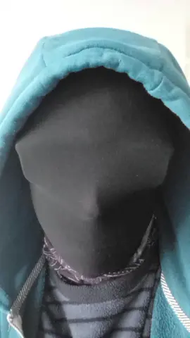 Que nervio me da lo viejita que esta la máscara, debo comprar una nueva. Supongo que el siguiente vídeo podría ser cuando empiece con los desafíos de calistenia. #ejercicio #casero #status