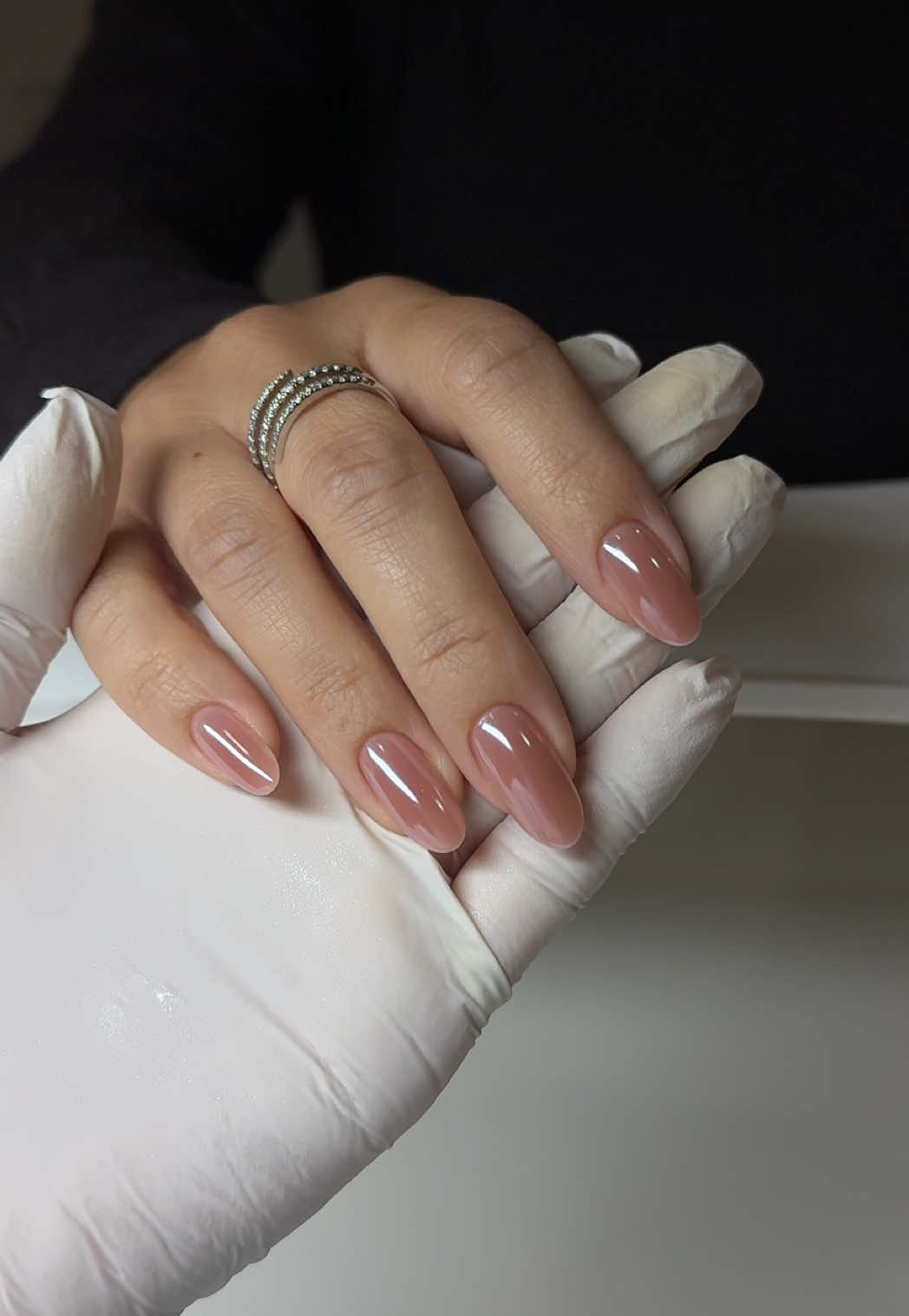 So glassy - you can see my reflection 🤭 #chromenails #fallnails #russianmanicure #russianmanicurelosangeles #naturalnails 
