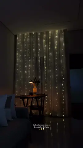 Cortina de Led da um toque especial na decoração 💫 Se quiser o link, comenta QUERO que te envio 🎄✨💫 #natal #feliznatal #decoracaonatalina #fyp #decoracaodenatal 