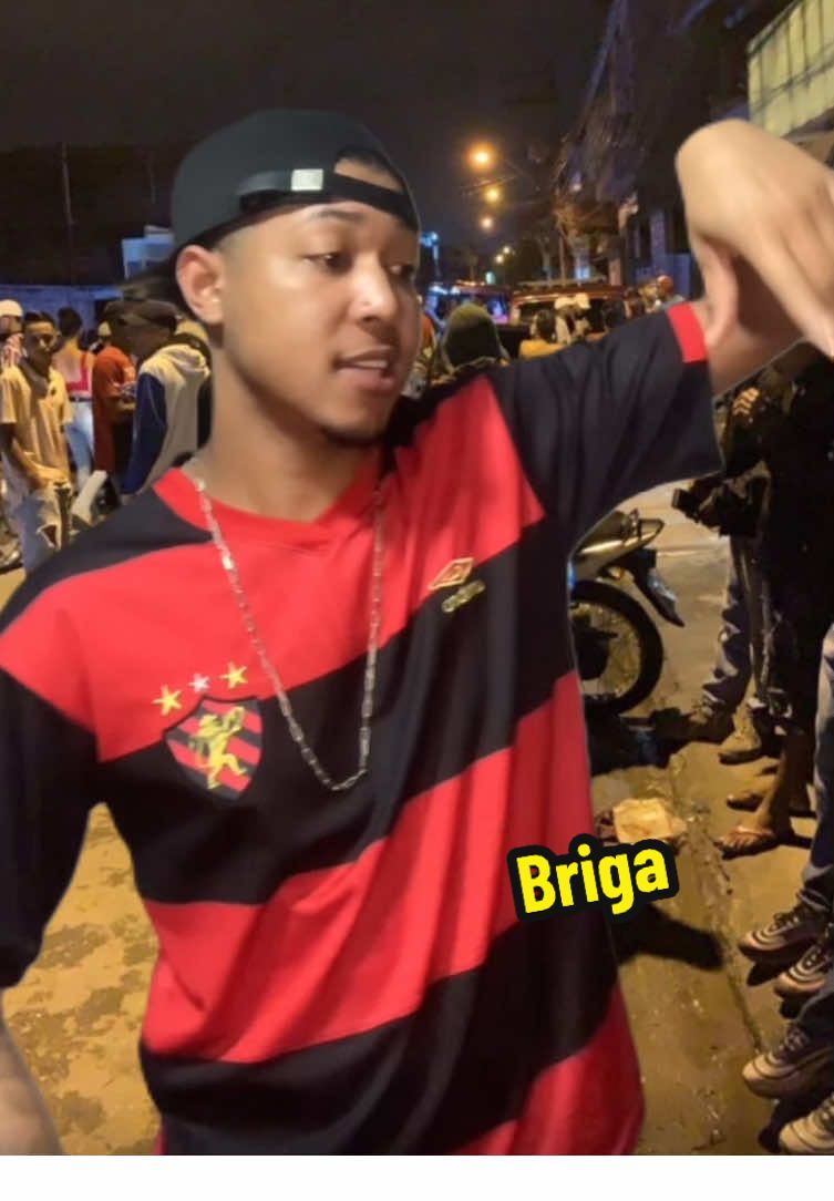 quando os cara te bate achando que você tá sozinho #criae17 