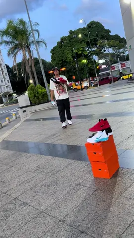 El que los puso a vender zapatos y ahora a hacer stream en Kick 🤣#lasensacion #venezuela #caracas #offff 