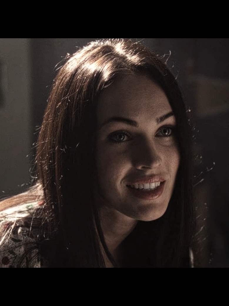 #JENNIFERSBODY esse flop ta terrível #edit #fyp #trend #meganfoxedit  scp: demiescenes  The boys are waiting