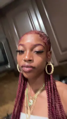 must i remind youuughhh #fentysuperbrandday #yzeec #wlw 