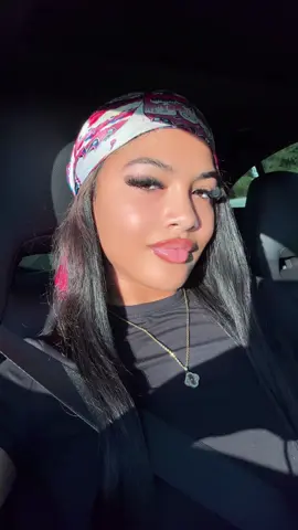 i love getting my lashes done😩