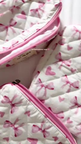#makeupbag #makeuppouch #pouches #storage #pinkaesthetic 