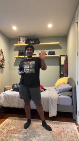 I had shorts on this time but my phone died 😔🤨😒