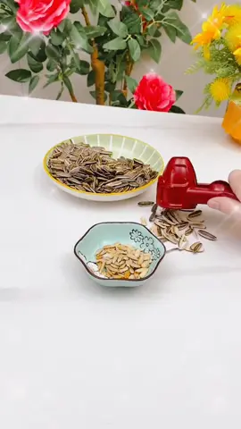 家家户户必备神器，吃瓜子核桃不伤嘴，不伤舌头，完美。