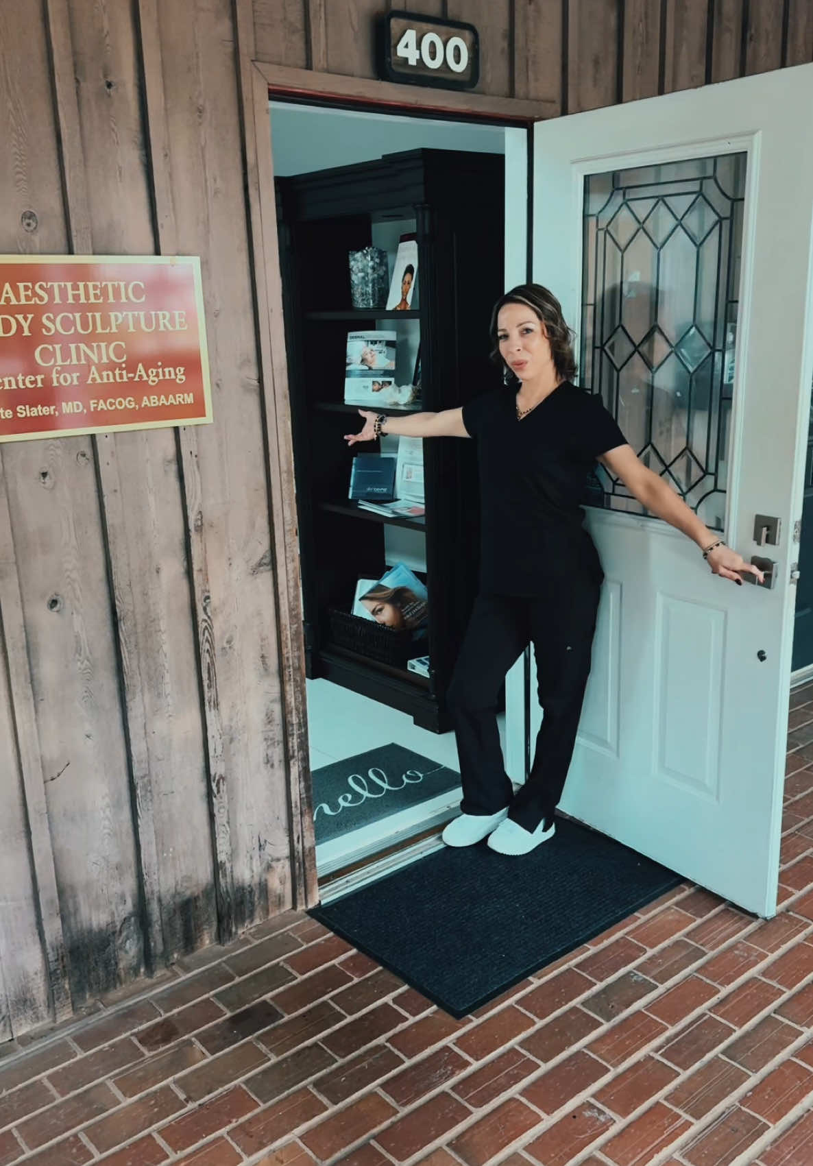 ✨Who needs glowing, healthy skin? YOU do! YOU dooooo!✨ Facials aren’t just a luxury, they’re an investment in your skin’s future. Treatments like Hydrafacial deeply cleanse, hydrate, and fight the signs of aging so your skin stays youthful and radiant long-term. Book your glow-up with your favorite local esti and your skin will thank you! 💆‍♀️💖 #GlowingSkin #Hydrafacial #HealthySkinJourney #SkincareCommunity #FacialTreatment #SkinGoals #AntiAgingSkinCare #GeorgiaSkinCare #WarnerRobinsGA #MaconGA #MiddleGeorgia #SupportLocal #LicensedEsthetician #EstheticianLife #FacialsNearMe #fyp #warnerrobins #local 