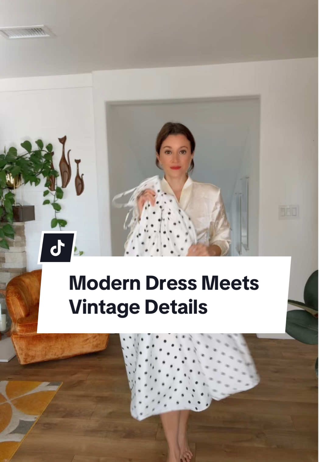 I really just needed an excuse to wear that hat! Dress by French Connection - rented from @Armoire Style  #vintagevibes #1950sfashion #vintagefashion 