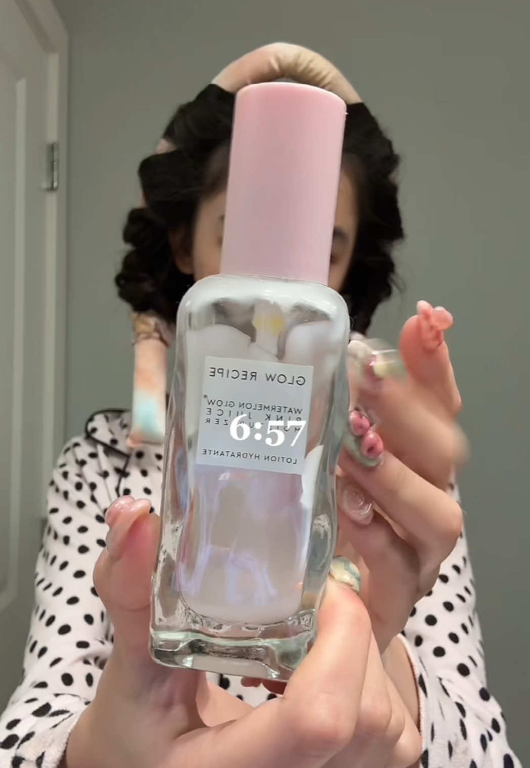 grwm for school! happy fridayy😋  || products used: •@medicube global tumuric collagen gel mask •@Caudalie vinohydro gel cleanser  •@Glow Recipe pink juice moisturizer •@LAWLESS Beauty forget the filler priming moisturizer  •@Saie slip tint foundation, pressed powder, and dew blush •@Huda Beauty setting powder •@ILIA Beauty mascara •@eos Products vanilla cashmere body lotion •@Maison Margiela replica afternoon delight  ##grwmforschool #aesthetic #fall #grwm #morningroutine