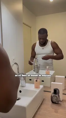 Sois toi même forge ton mental le dehors est dur !  Ne sois pas un suiveur  #france🇫🇷 #pourtoii #vira #fyyyy #viral 