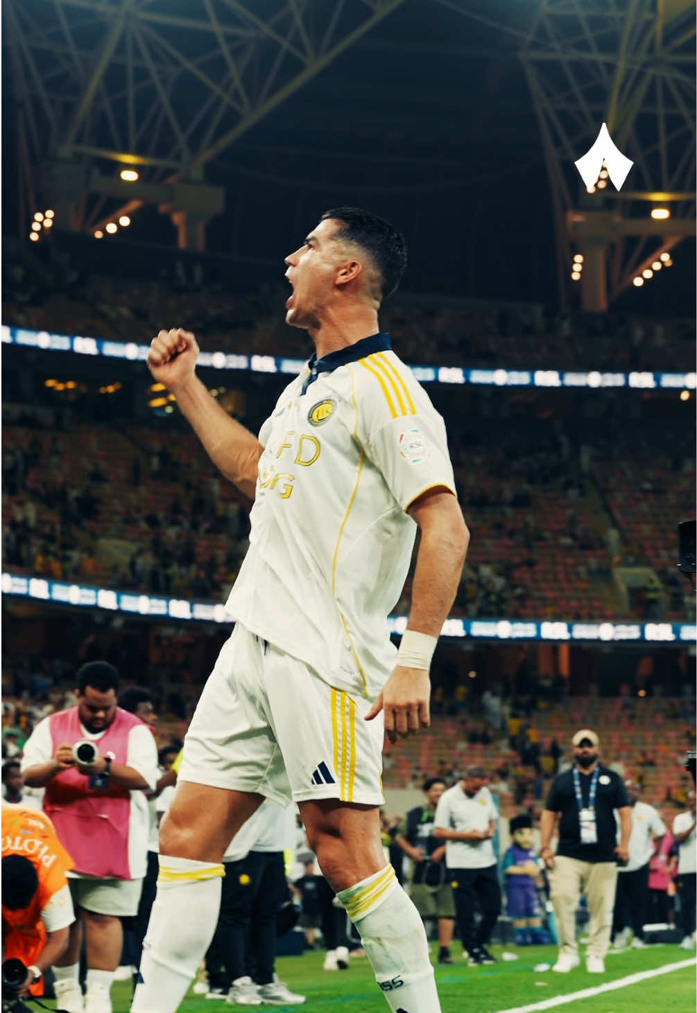 لقطة ختام ليلة كلاسيكو ⁧‫#الاتحاد_النصر‬⁩ 🔥🏟️