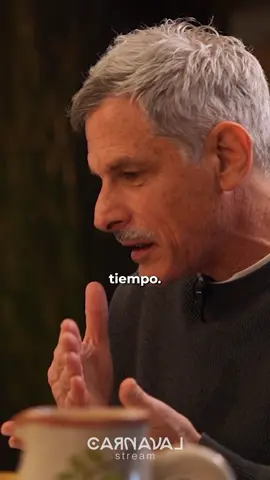 ¿Rafa Ferro solo puede leer en el baño? 👀 