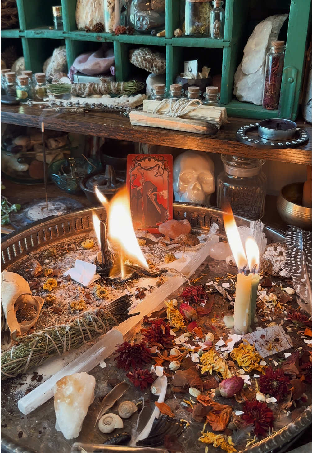 I now release and sever any and all energetic cords that no longer serve my highest good. I reclaim my power. 🖤✨ ••• ••• •••  #cordcutting #witch #witchythings #spellwork #witchcraft 