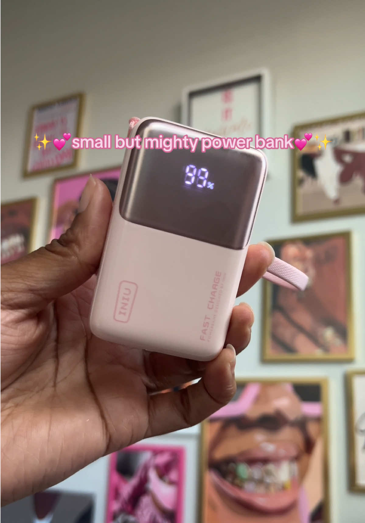 Mini power bank but still can charge several devices #fallfreshness #fallfashion #tiktokshopcreatorpicks #powerbank #traveltips 