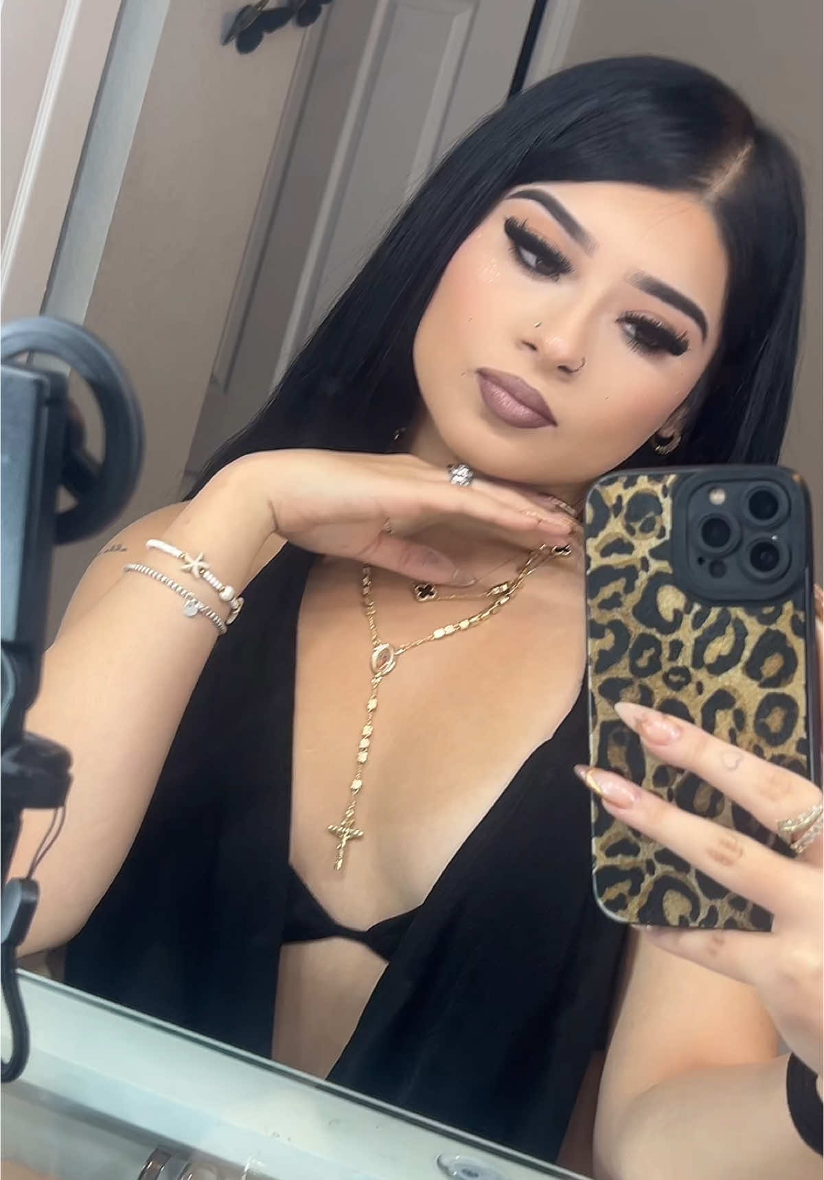 ight i ate a nugget im ready 🫡 #fentysuperbrandday #LanguageLearning #foryourpage #juniorhconcert #grwmmakeup #tutorialdemaquillaje 