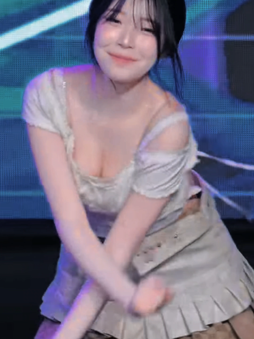 fromis_9ジホン最新パフォーマンスもニコニコ💘#fromis_9 #jiheon #kpop #trend  #shingekinokpop 