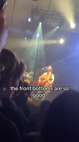 ignore how my petite frame was being thrashed around #thefrontbottoms #midwestemo 