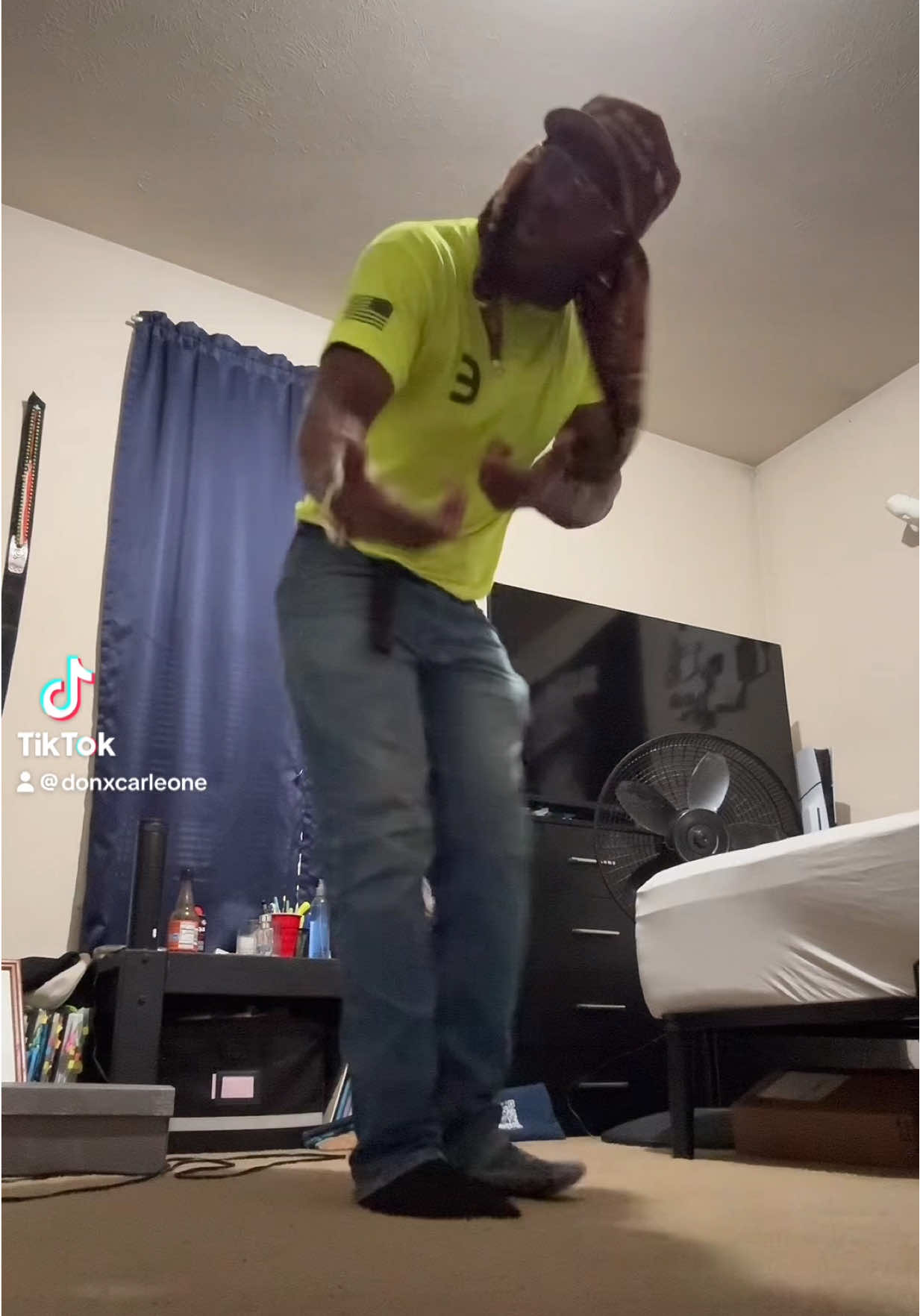 I just learned this in like an hour so it’s still rough but you get the idea 😂 DC: @Black KANARY #chicago #dance #linedance #fyp #BlackTikTok 