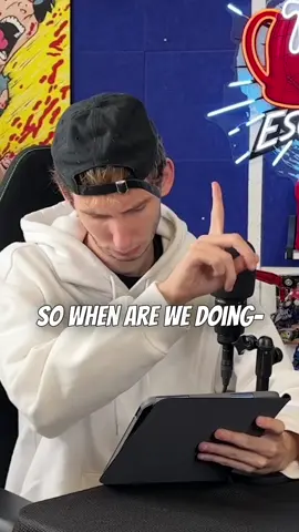 The new Marvel comics on #WEBTOON are becoming a HUGE distraction for Alex… Check out #Avengers and #SpiderMan on @WEBTOON for free today! 