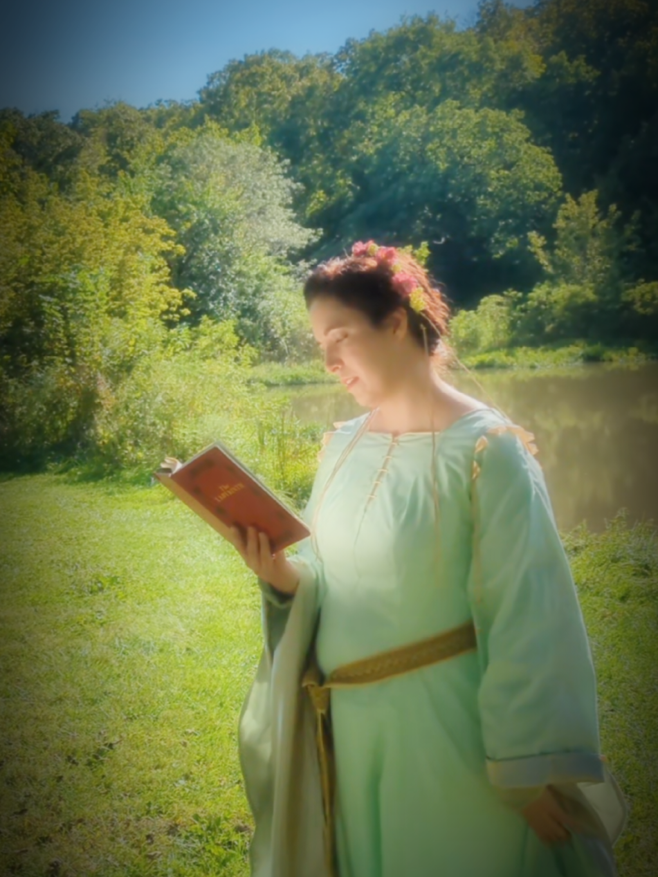 The Beginning Scene from Labyrinth!  I now have made all three of Sarah's outfits.  Thank you to @dragonandthebutterfl  for filming for me!!! ❤️ #labyrinthmovie #labyrinth #cosplay #moviescene 