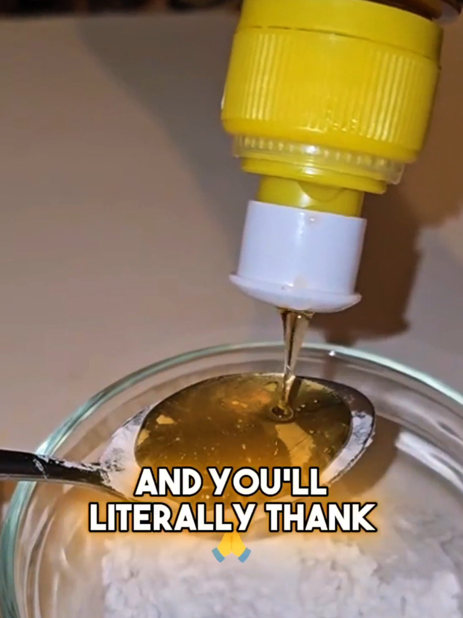 ✨ Mix honey + cornstarch = a simple DIY beauty mask 💛 Inspired by Korean skincare routines for that fresh, glowing look. 🌸 🍯 Honey = natural hydration + softness 🌽 Cornstarch = smooth texture + gentle brightening Apply for 15–20 minutes at night, rinse with cool water, and enjoy that instant glow. ✨ 💬 Comment where you’re watching from for a shoutout! ❤️ Save & share with a friend who loves skincare hacks. ⚠️ Disclaimer: This video is for educational & beauty inspiration only. Results vary depending on skin type. Always patch-test first and consult a dermatologist for skin concerns. #remedy#Naturalbeauty#skincareroutine #diymask#Skincare#recipes