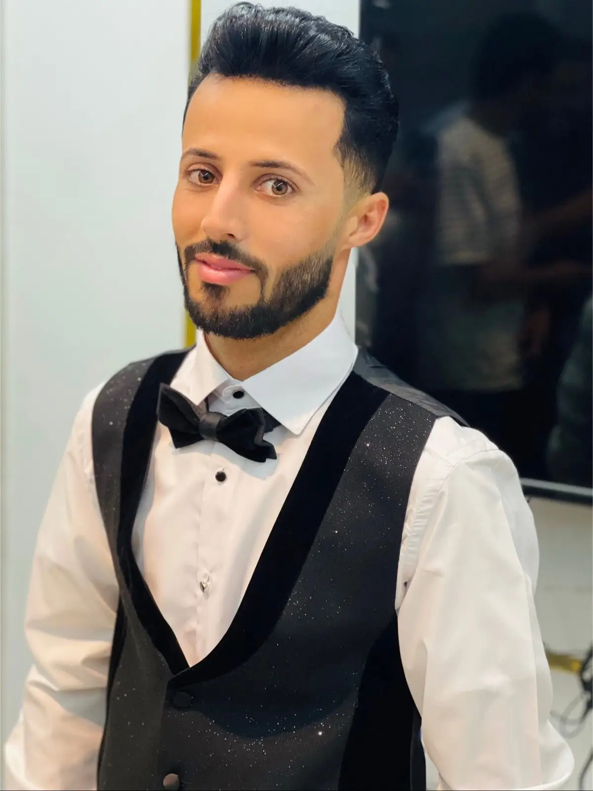ربي يحفظكم ويرعاكم بارك الله فيكم ان شاءالله عقبه كل عزب  ياغوالي ❤️