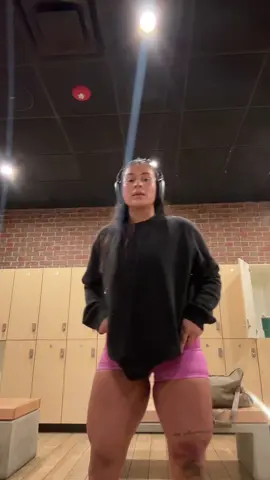 Leg pressed 12 plates today….TTMN🙂‍↕️🤏🏽  #fypシ #legs 