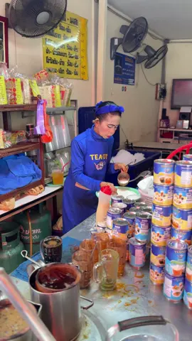 หวานกำลังดี แต่ขาไม่มีแล้ว 🍹☕️ ร้านป้านิดปากแดง กาแฟโบราณในตำนาน ✨ #กาแฟโบราณ #ร้านป้านิดปากแดง #หวานกำลังดี #BangkokCafe #CafeVibes 