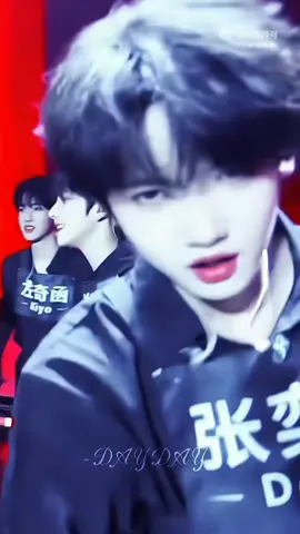 tatapan mu.. #tffamily_4th_generation #zhangyiran #fypシ゚ 