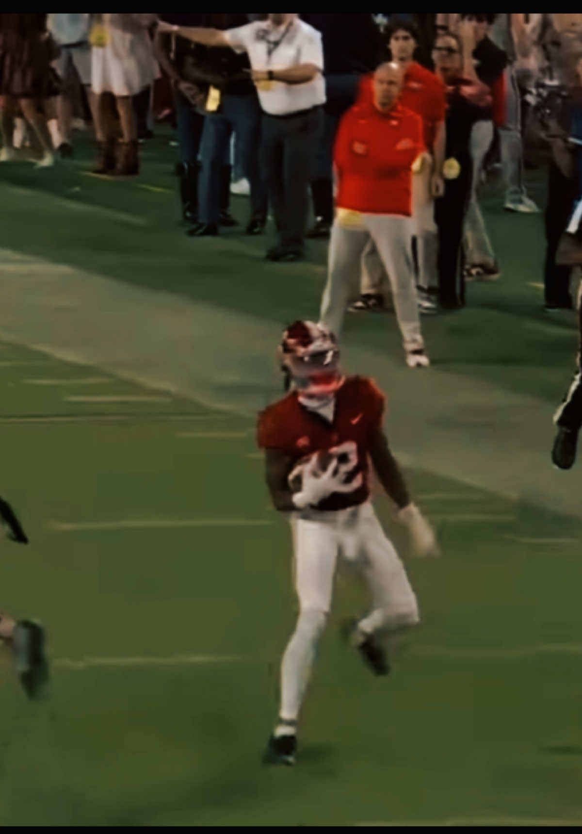 It’s RYAN WILLIAMS 75 YARDS 🔥😈 #rolltide #football #uga #fyf #fyfyfyfy 