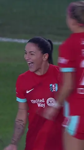 The Brazilian connection strikes! Bia Zaneratto to Debinha to give KC Current the lead 🔥 #NWSL  @Kansas City Current @Débinha Oliveira 