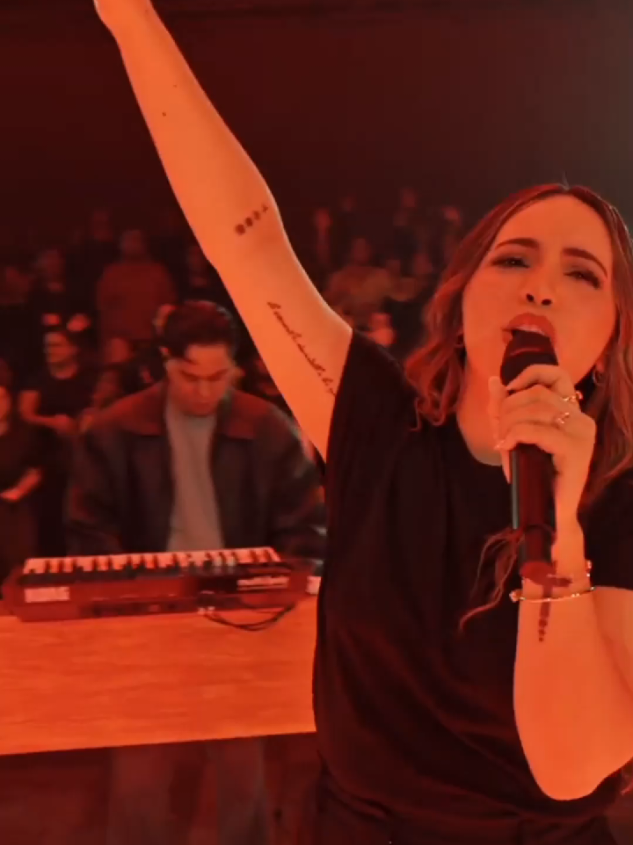 Nuestro Dios 🔥🙌🏻🎶 @Montesanto #yomuestroelamordejesus #hagamosviralajesus #fyp #montesanto 