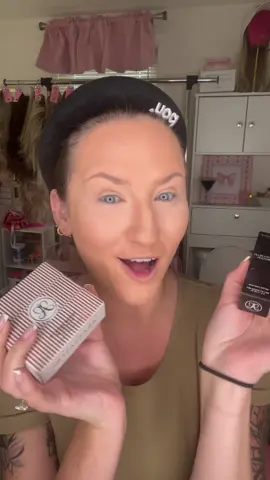Sculpt and glow bundle from @Anastasia Beverly Hills  #anastasiabeverlyhills #makeupdeals #makeupbundle #highlighter #contour #makeupfinds #makeupoftheday #makeupreview 
