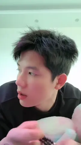 bên cạnh mẹ linh là ảnh ngoan liền😂😂#phantronggduong33 #nhocau #xuhuong #viral #tangflower 