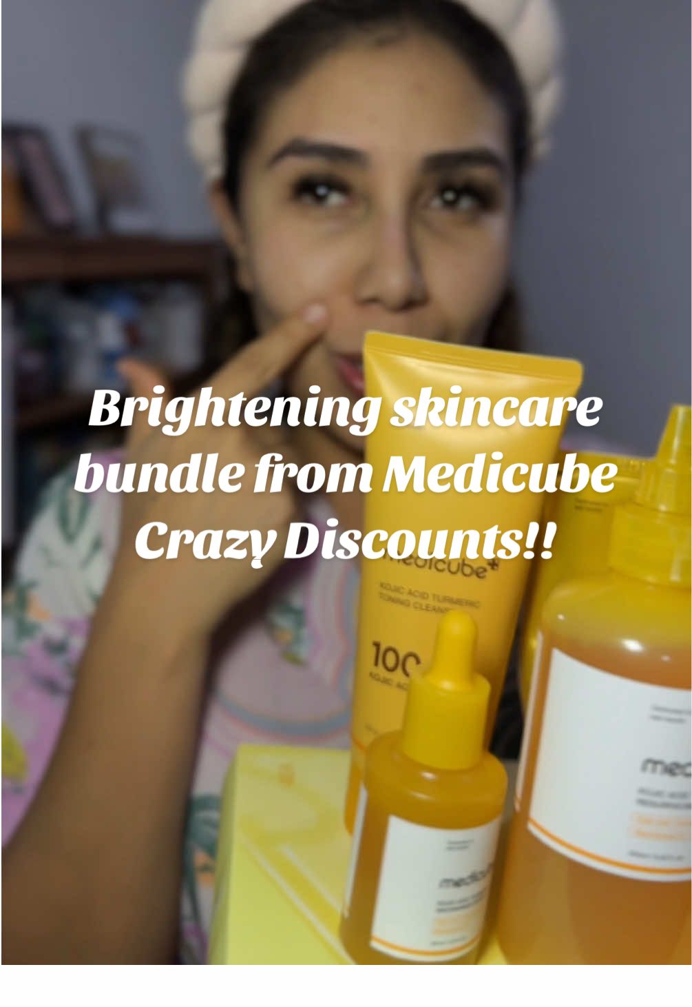 This skincare bundle is sooo good! ✨👌🏻 @medicube global #medicube #tumeric #kojicacid #darkspottreatment #skincareforhyperpigmentation 