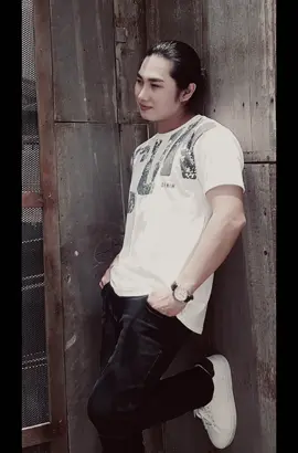 Anh về gom thư em, gom luôn mấy lần em làm anh quê.”😏😏