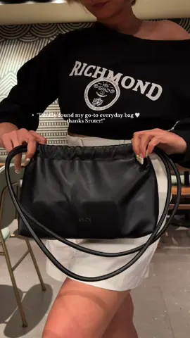 ang pretty ang spaciouspa #bag #dumplingbag @SRUTER PH 