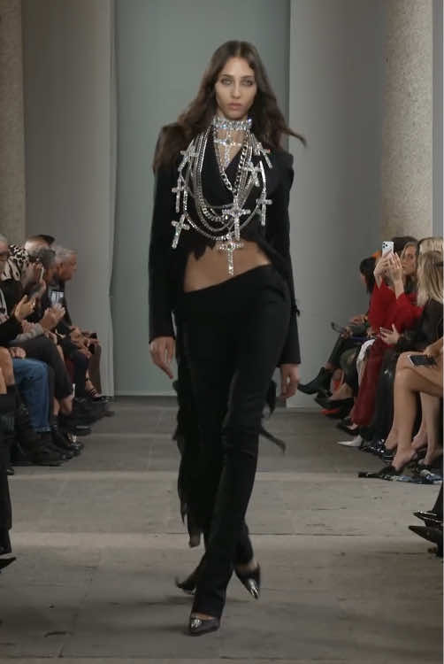 MFW ss26 #Blumarine  #Runway #models #mariacarlaboscono #colejones 